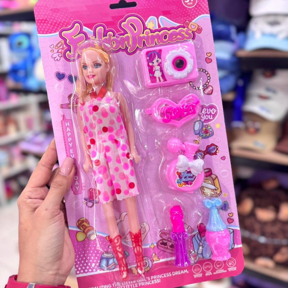 Muñeca con accesorios