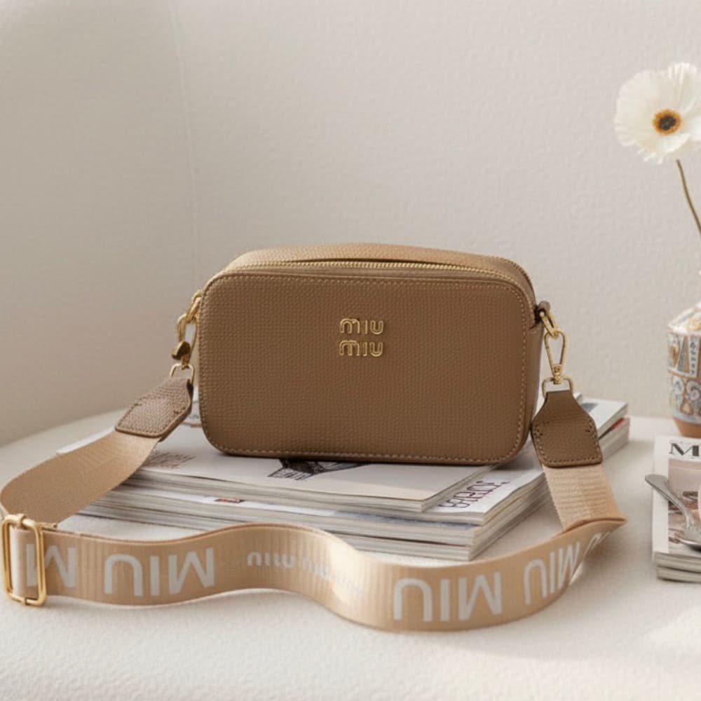 Cartera Mujer Importada Majo Bandolera Rigida Moda Diseñador MIU MIU