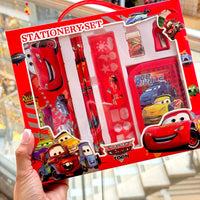 Kit escolar de personajes para niños y niñas.